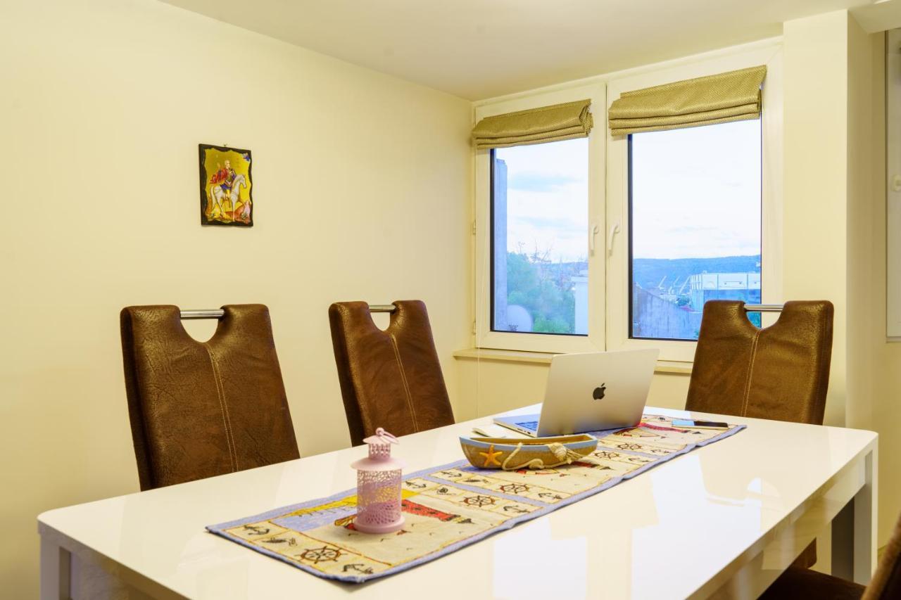 Centrally Located Apartment In וארנה מראה חיצוני תמונה