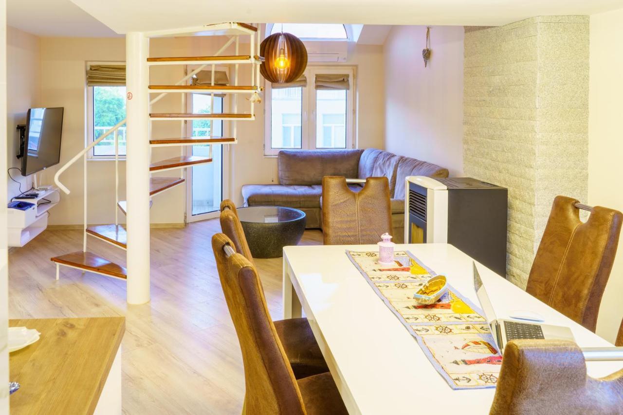 Centrally Located Apartment In וארנה מראה חיצוני תמונה